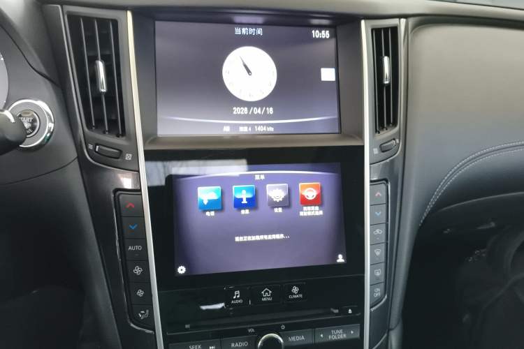 Used Infiniti Q50L 2018 2.0T Comfort Edition China VI Standard Audio And AC Panel