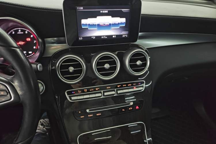 Used Mercedes-Benz GLC 2019 GLC 260 L 4MATIC Dynamic Model
