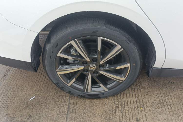 Used CHANGAN Eado 2025 Blue Whale 1.5T 500Bar Prestige Model