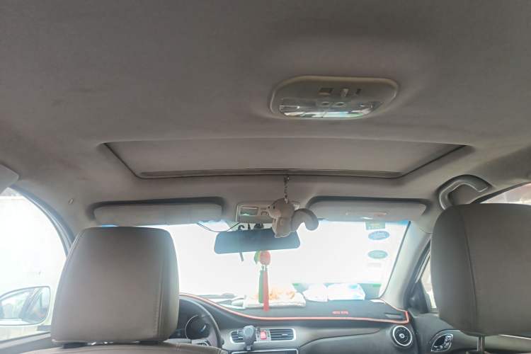 Used JAC Group Heyue 2014 1.5L Manual Luxury Version China IV Standard
