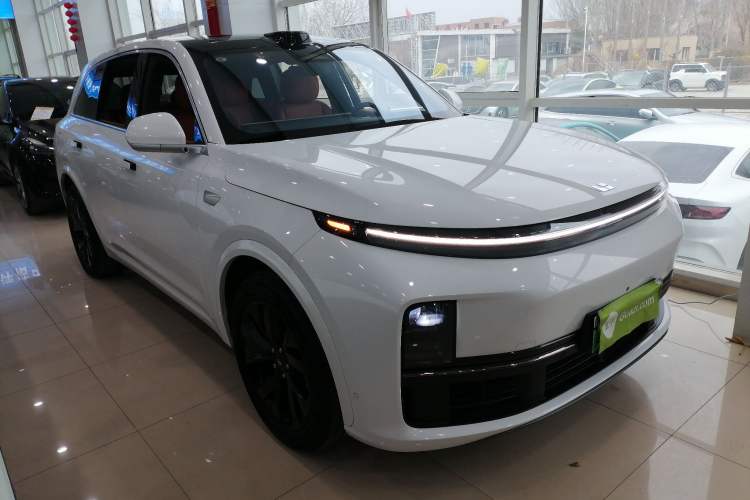 Used Li Auto L7 2023 Max model Front Right 45 Deg