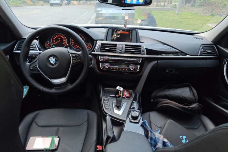 Used BMW 3 Series 2016 316Li Fashion Model Center Console