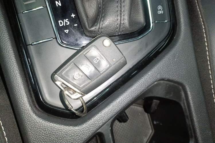 Used Volkswagen Tiguan L 2019 Revised 330TSI Automatic Two-Wheel Drive Smart & Luxury Edition China VI Standard Vehicle Key