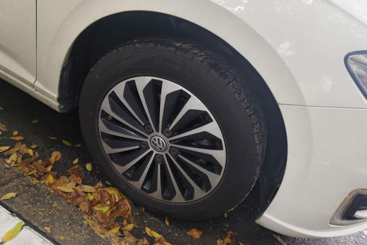 Used Volkswagen Lavida Pure Electric 2019 Enjoyment Edition Right Front Wheel Hub