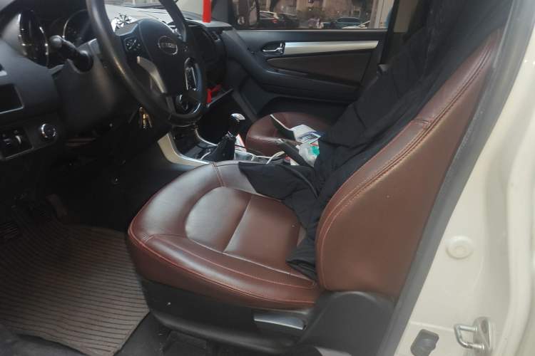 Used Isuzu TAGA 2018 3.0T Two-Wheel Drive Luxury Edition