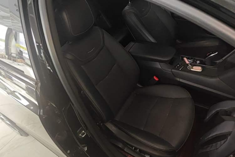 Used Cadillac XT5 2022 2.0T Four-Wheel Drive Luxury Version (Hummingbird Edition)
