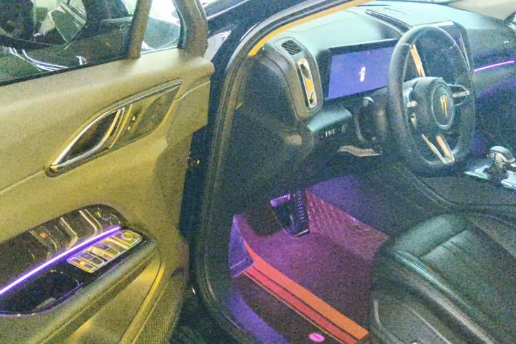 Used Hongqi HS3 2023 1.5T Two-Wheel Drive Shanwei Edition Driver Seat