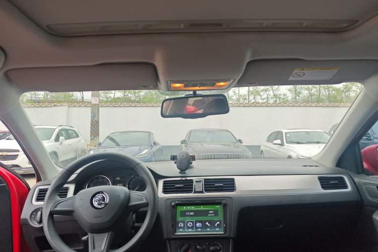 Used Skoda Rapid Spaceback 2016 Revised 1.6L Automatic Chuanxing Version Headliner