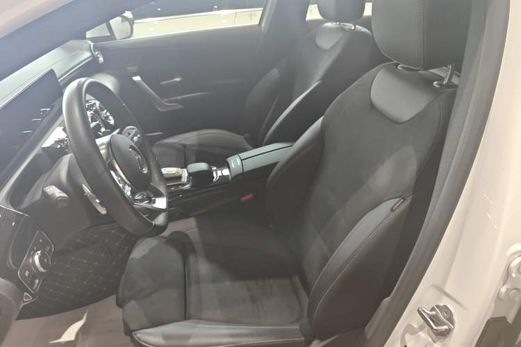 Used Mercedes-Benz A-Class 2021 A 200 L Sport Sedan Fashion Model
