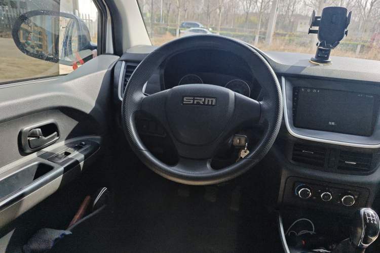 Used Jinbei Gold Hiace M Classic 2024 1.5L Engineering Lion Passenger Vehicle 6 Seats Steering Wheel