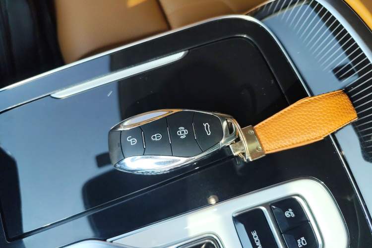 Used Hongqi H9 2024 2.0T Qixiang Luxury Business Edition