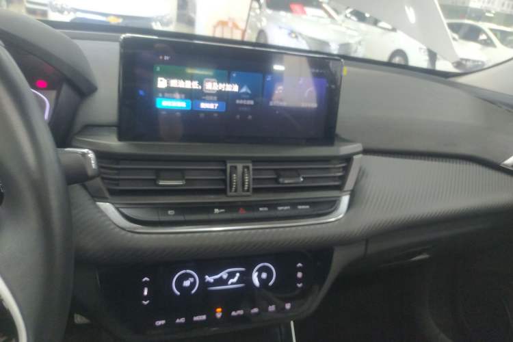Used Dongfeng Aeolus Yixuan 2020 230T Automatic Cool Track Edition Audio And AC Panel