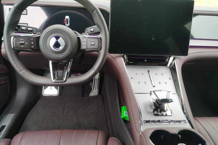 Used Denza Z9GT 2024 1100 Four-Wheel Drive Ultra Version Center Console