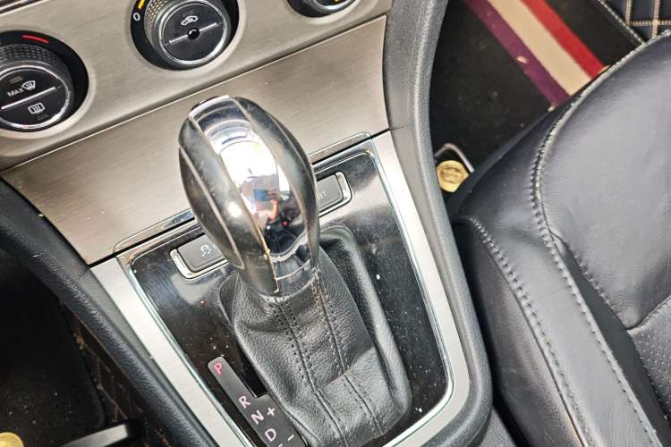 Used Volkswagen Lavida 2013 Revised Version 1.6L Automatic Luxury Edition
