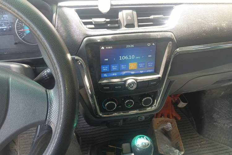 Used Jinbei Hiace X30 2023 1.5L Business-Style Passenger Van 5/6/7-Seater Non-Air-Conditioned Version SWC15M
