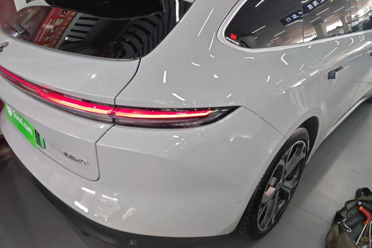 Used Nio ET5T 2023 75 kWh Touring Right Rear Taillight