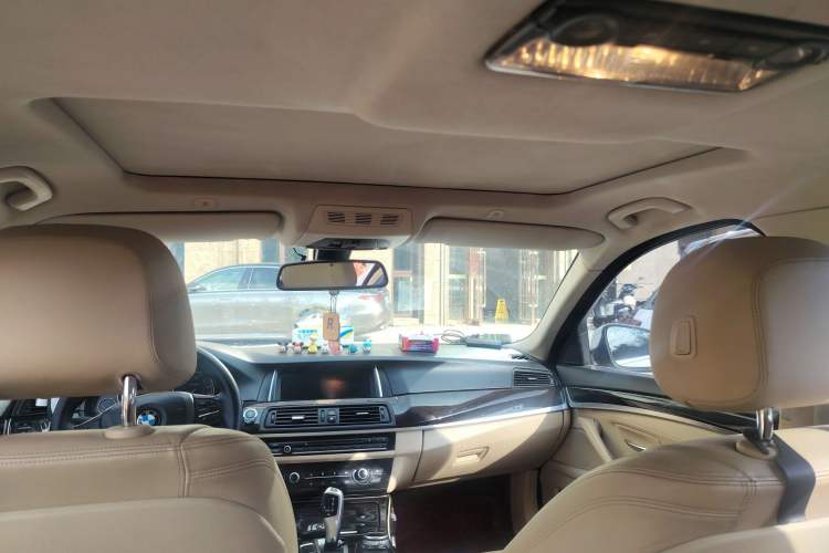 Used BMW 5 Series 2014 528Li Leading Model
