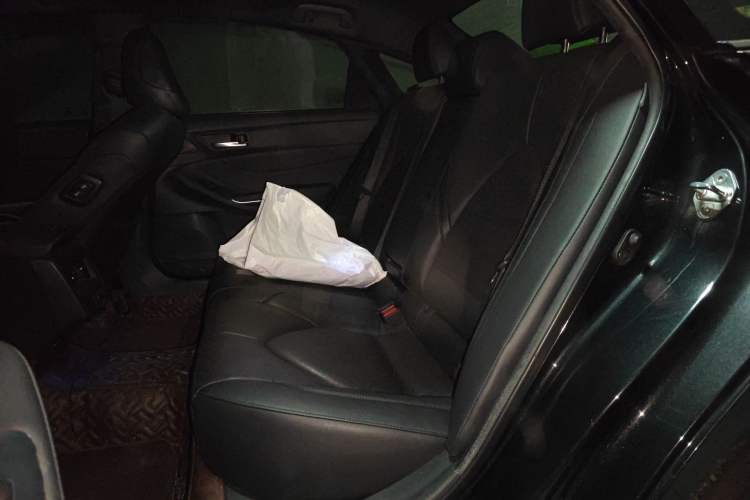 Used Toyota Avalon 2019 2.0L Luxury Edition China VI Standard