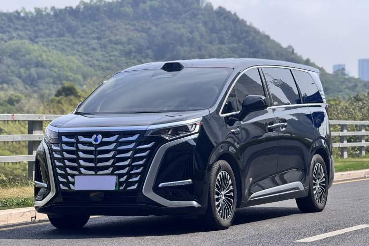 Used Denza D9 2025 DM-i Smart Drive 1020 Four-Wheel Drive Premium Model