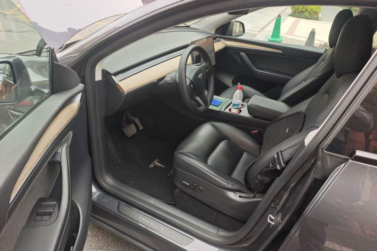 Used Tesla Model Y 2021 Long-Range All-Wheel-Drive Version