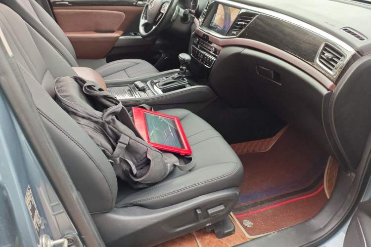 Used GAC Trumpchi GS8 2017 320T Two-Wheel Drive Luxury Smart Connectivity Version (7 Seats)
