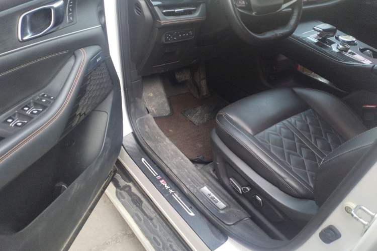 Used Changan UNI-K iDD 2022 Blue Whale iDD 130km 1.5T Prestige Model
