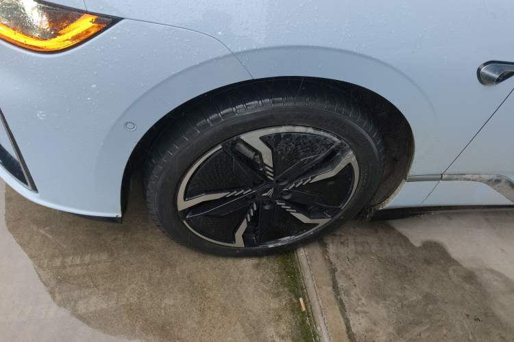 Used VOYAH PASSION 2023 Four-Wheel Drive Flagship Edition Exterior 2