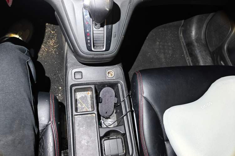 Used Honda CR-V 2016 2.0L two-wheel drive Urban Edition Gear Lever