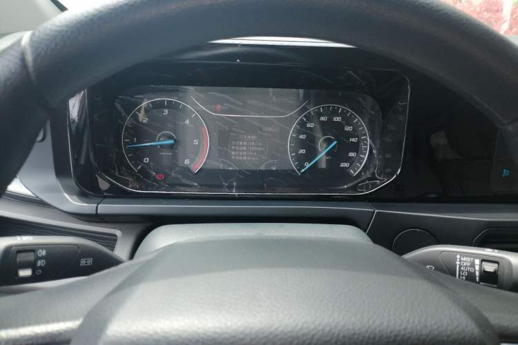 Used Ford Transit 2023 2.0T Diesel Manual Multifunction Commercial Vehicle Mid-axle Mid-roof 5/6 Seats
