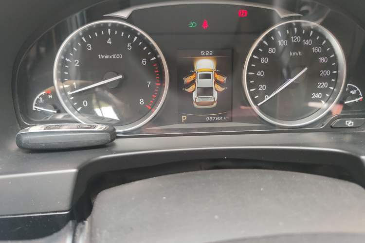 Used Geely Auto Emgrand GT 2016 1.8T Zunya Model Odometer Close Up