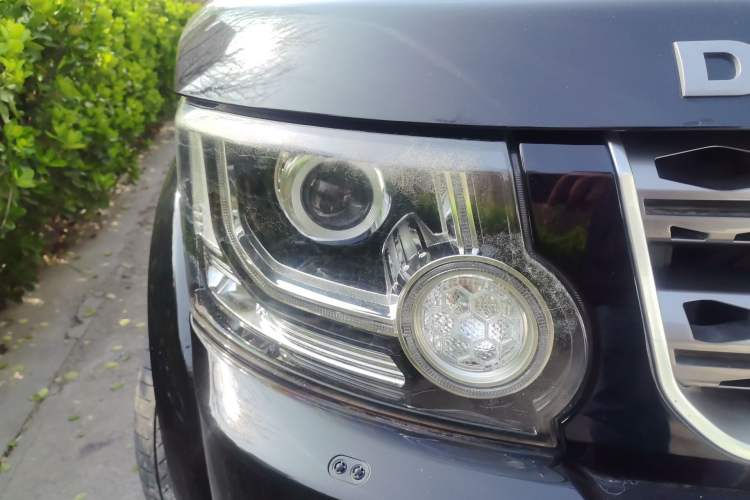 Used Land Rover Discovery 2016 3.0 SC Obsidian Black Heritage Edition HSE Right Front Headlight