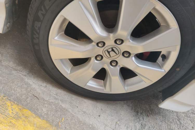 Used Honda Jade 2014 1.8L CVT Luxury Edition 5 seats Right Front Wheel Hub