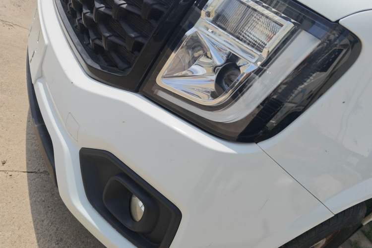 Used JMC Fushun 2022 2.0T Manual Van Short Wheelbase Mid-Height Roof 3-Seater Left Front Headlight