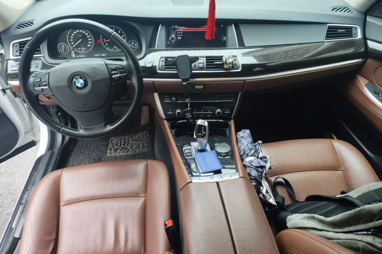 Used BMW 5 Series GT 2014 528i Leading Model
