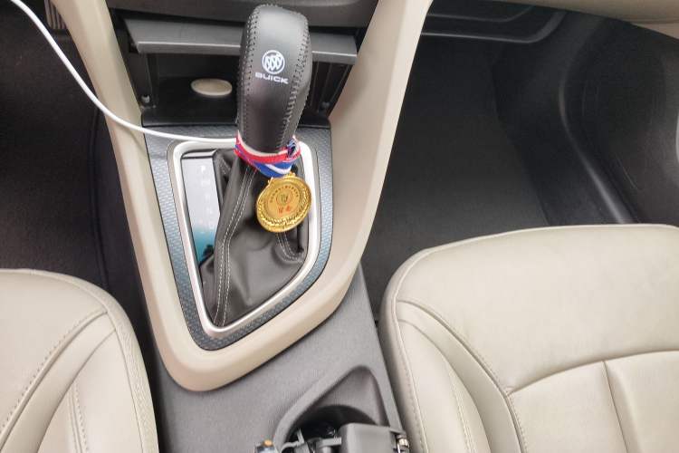 Used Buick GT 2019 15T Dual-Clutch Connected Elite Model China VI Gear Lever