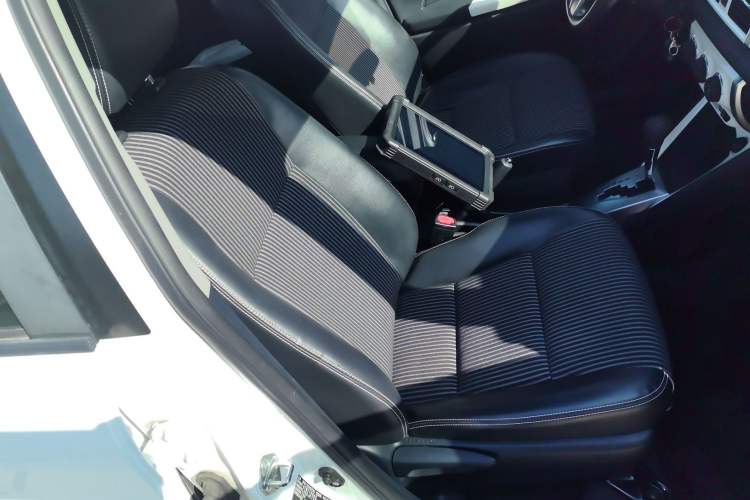 Used Toyota YARiS L Zhi Xuan 2015 1.5G Automatic Xuan Dong Sunroof Special Edition
