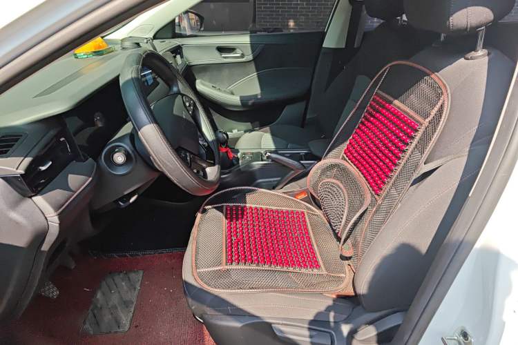 Used Roewe i5 2023 1.5L Manual Comfort Edition
