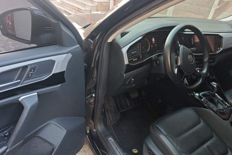 Used Volkswagen Tayron 2019 330TSI Two-Wheel-Drive Luxury Version China V Emission Standard
