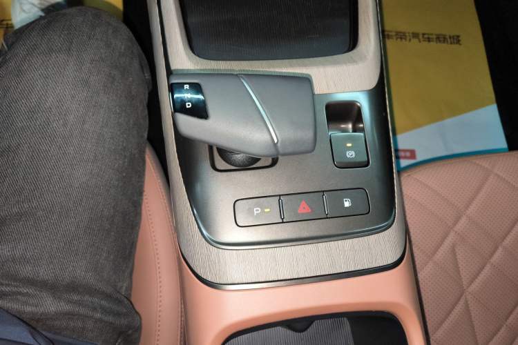 Used CHANGAN NEVO A05 2024 145 Max Gear Lever