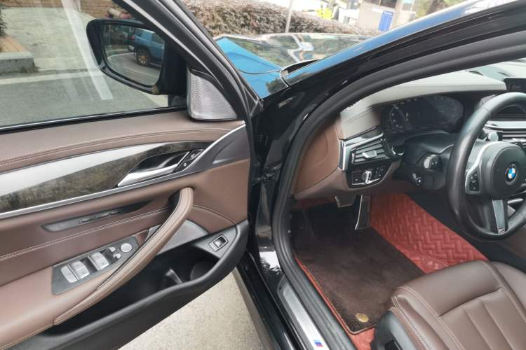 Used BMW 5 Series 2020 525Li M Sport Package