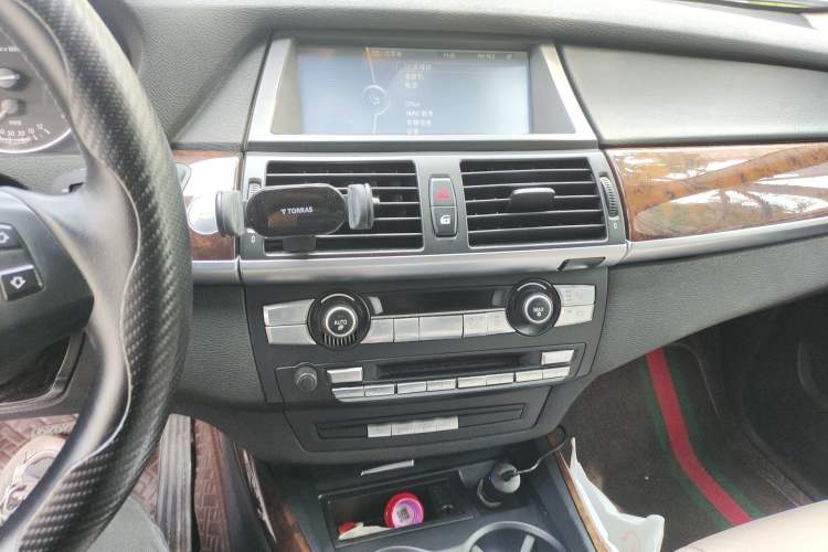 Used BMW X5 2010 3.0si U.S. specification Audio And AC Panel