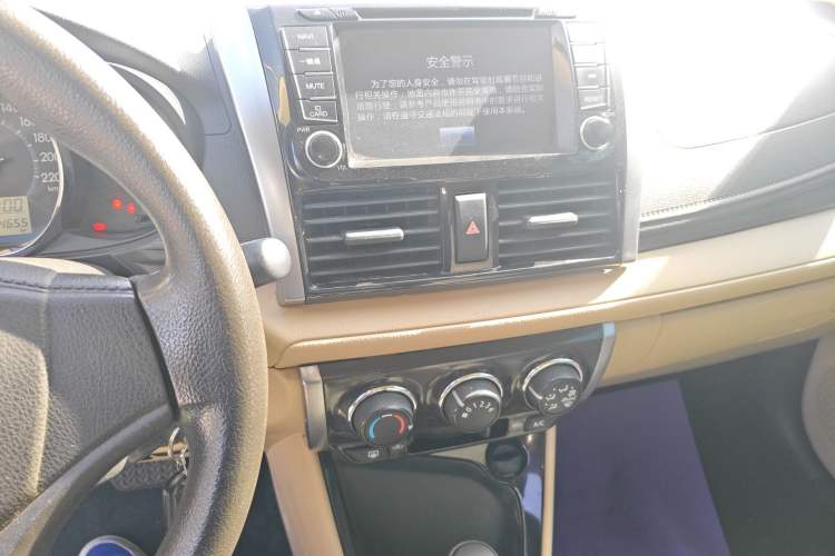 Used Toyota Vios 2014 1.5L Automatic ZhiZhen Edition Audio And AC Panel