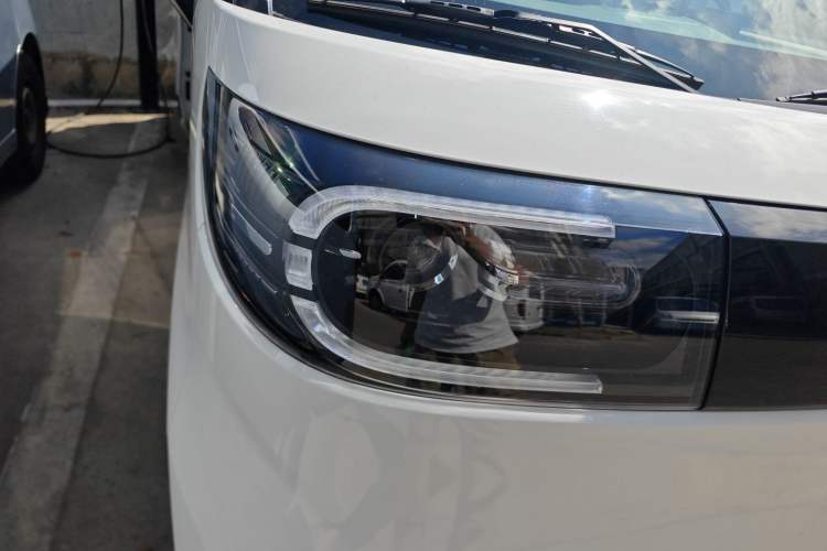 Used SAIC MAXUS Dana V1 2024 V1 Short Wheelbase Low-Roof Multi-Function Version (51 kWh)
