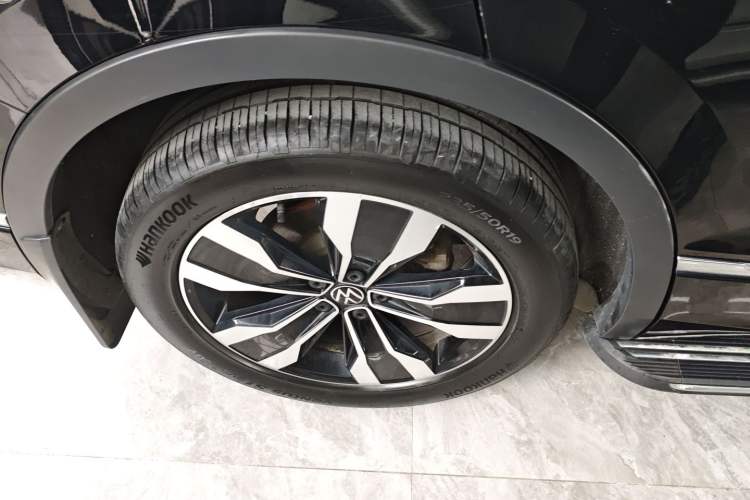 Used Volkswagen Tiguan L 2022 330TSI Automatic Two-Wheel Drive R-Line Enhanced Edition Right Rear Wheel Hub