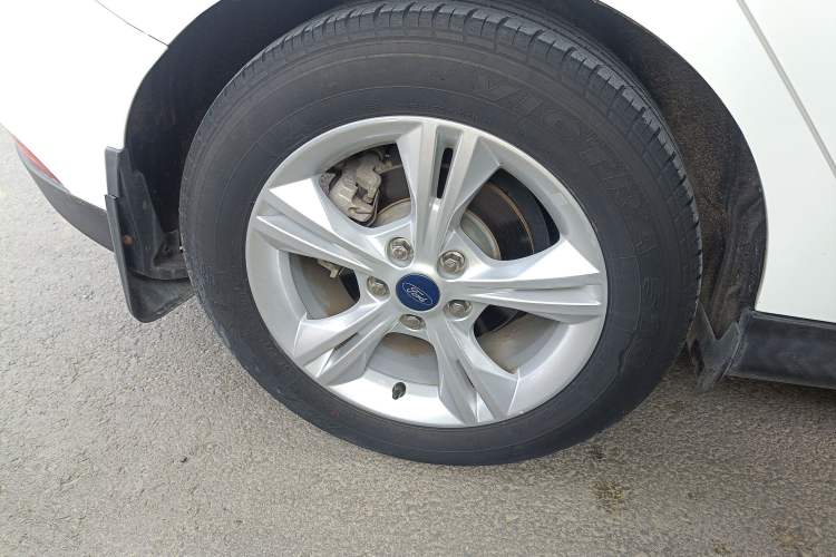 Used Ford Focus 2017 Hatchback 1.6L Automatic Comfort Plus SmartDrive Edition Right Rear Wheel Hub