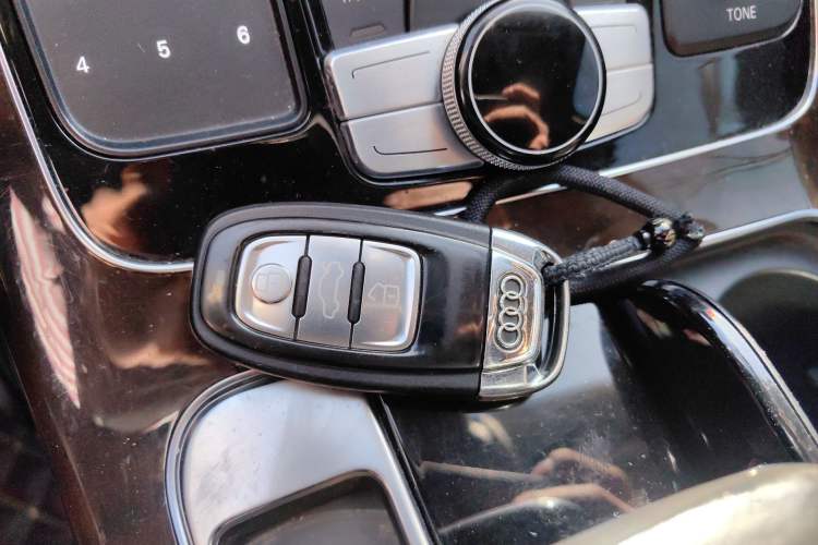 Used Audi A8 2013 A8L 40 hybrid