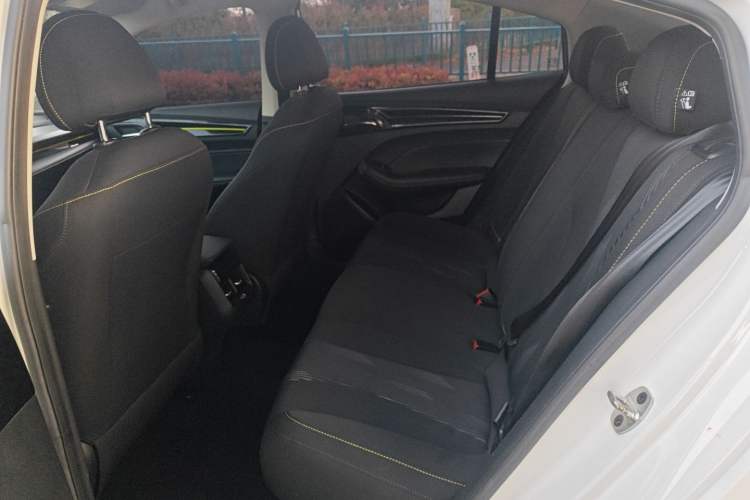 Used Roewe i5 2021 1.5L Manual Platinum Edition