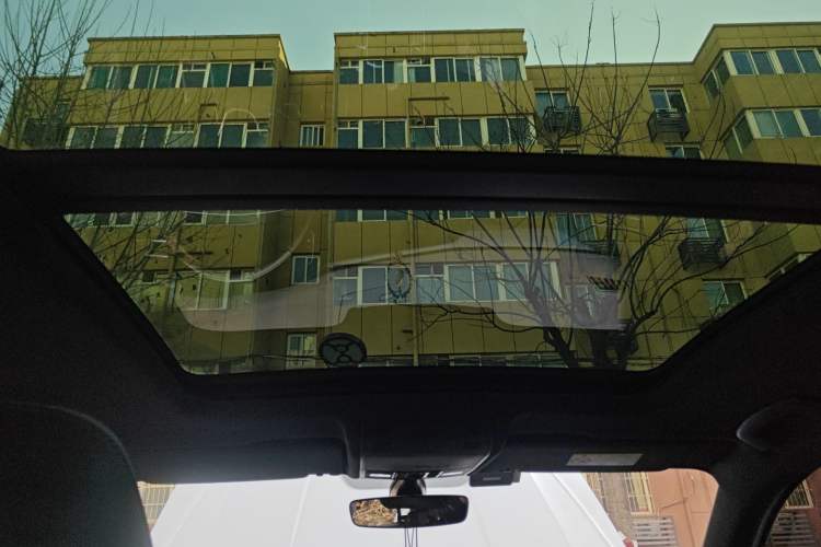 Used Volkswagen Tayron X 2020 330TSI Two-Wheel Drive Luxury Smart Connectivity Version Headliner