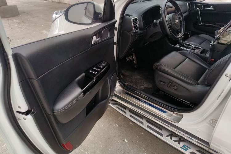 Used Kia KX5 2017 1.6T Automatic Two-Wheel Drive 15th Anniversary Special Edition DLX