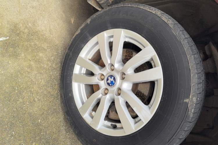 Used Venucia T70 2015 2.0L CVT Smart Choice Edition
